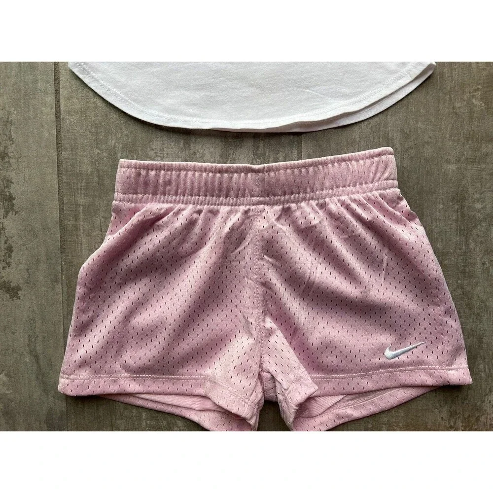 NIKE Baby Toddler Girl 2 Piece Outfit Set Pink Athletic T-Shirt & Shorts 24m - Picture 3 of 9